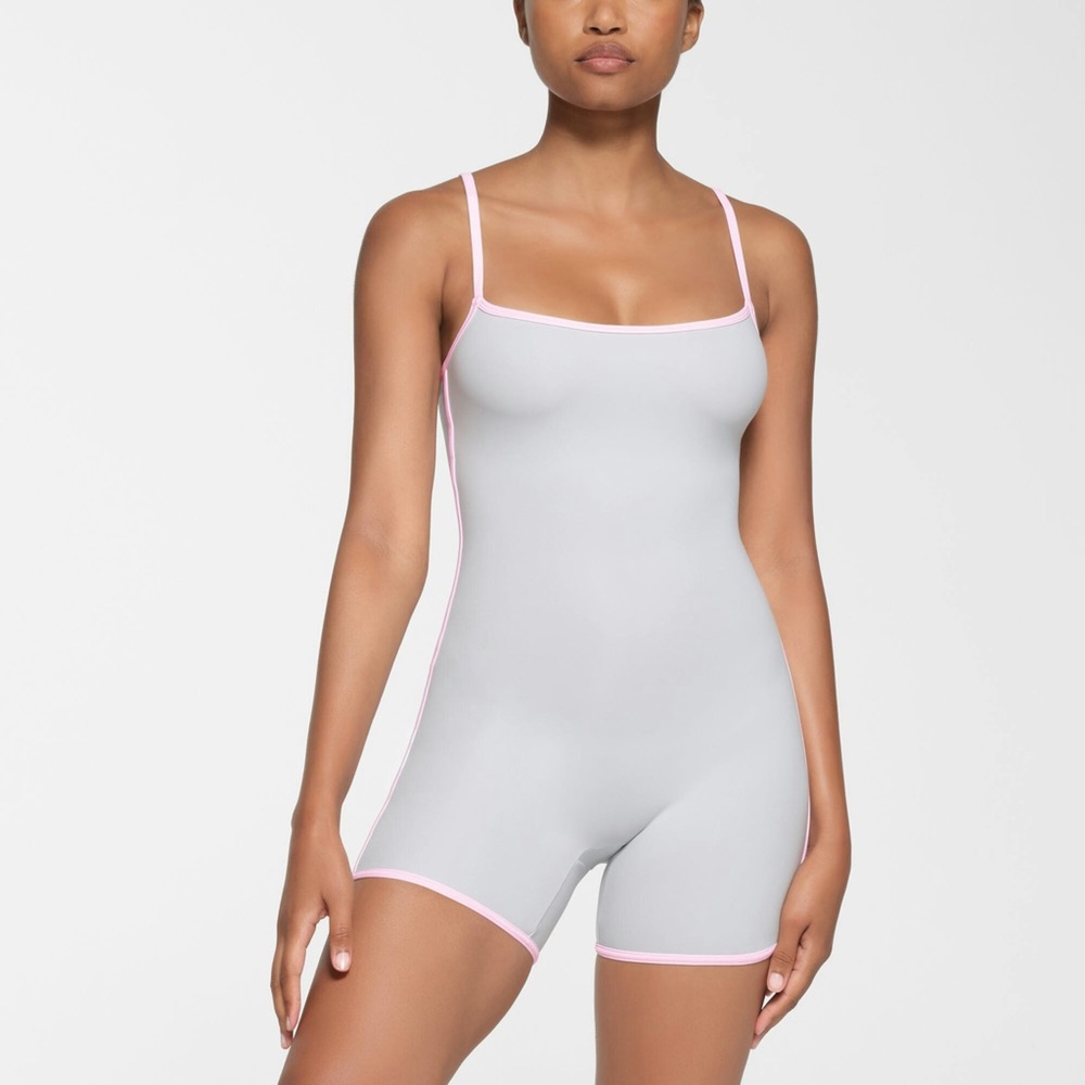 SKIMS Fits Everybody Contrast Trim Onesie
